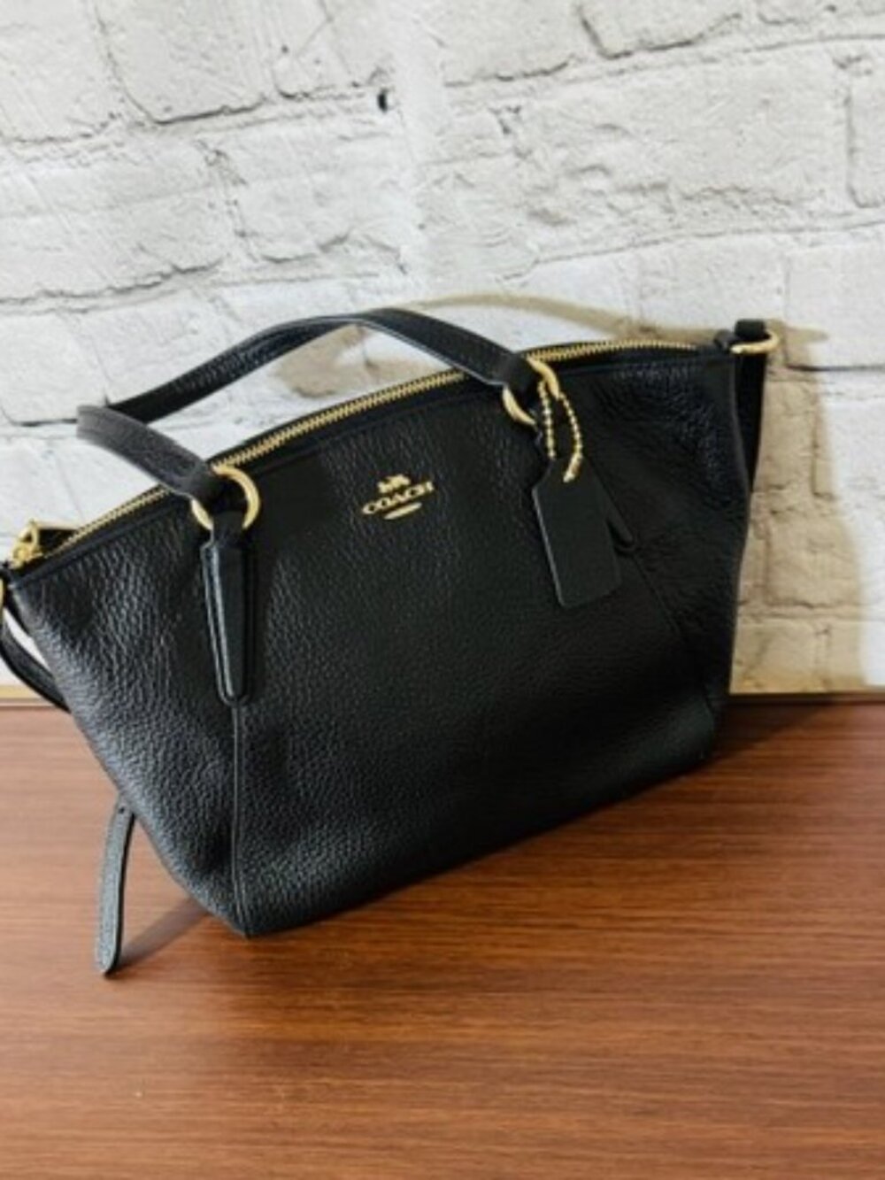 Coach Kelsey Satchel Black Pebbled Leather Gold Hardware NWOT Pristine Crossbody - Picture 2 of 11